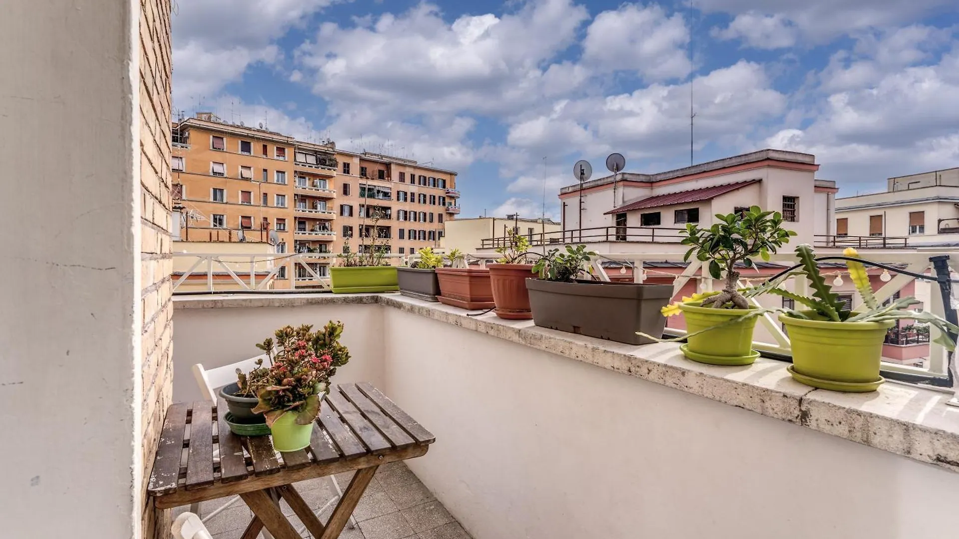 Bright Apartment Near Metro - Cardinals Retreat Rome